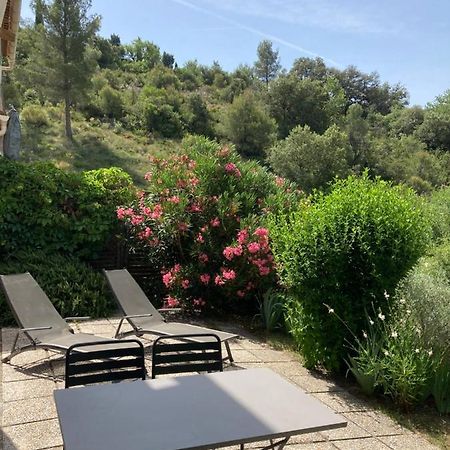 T2 Classe 2* Calme Au Coeur Du Village Provencale Greoux-les-Bains Bagian luar foto