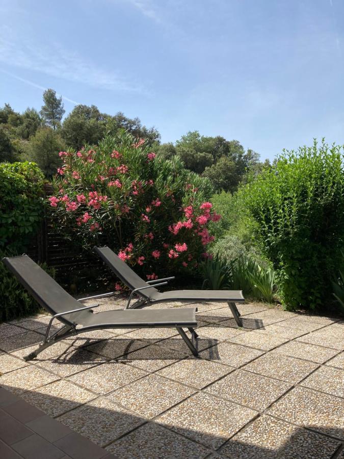 T2 Classe 2* Calme Au Coeur Du Village Provencale Greoux-les-Bains Bagian luar foto
